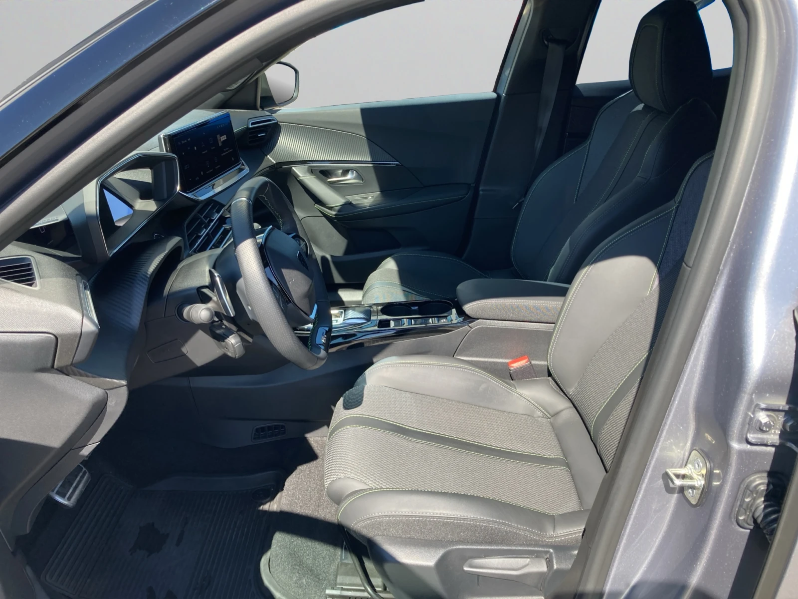 Peugeot 2008 GT 1.2 PureTech 145 HYBRID 48V e-DCS6 EURO 6.4 | Mobile.bg � ����������� 9