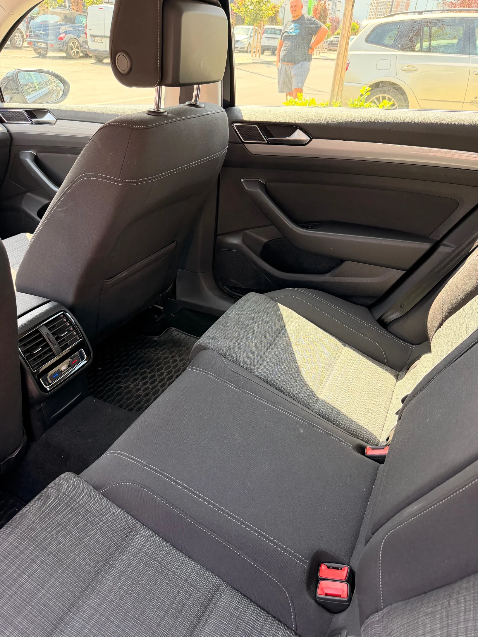 VW Passat 7G 190hp, снимка 10 - Автомобили и джипове - 55817096