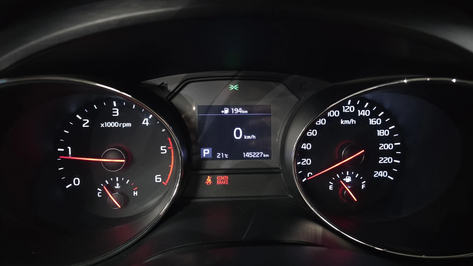 Kia Carnival ������� ����� ������ ����* encareu.com | Mobile.bg � ����������� 8