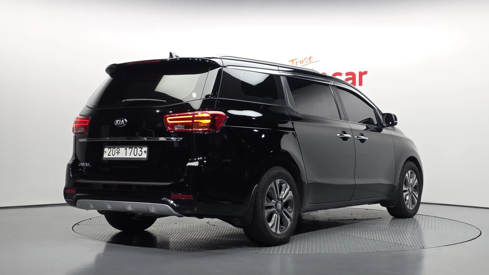 Kia Carnival ������� ����� ������ ����* encareu.com | Mobile.bg � ����������� 2