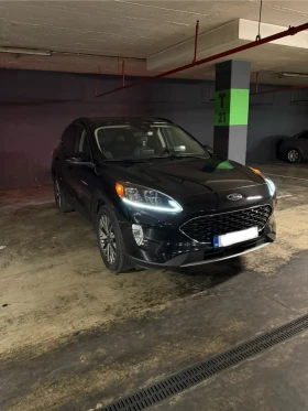 Ford Kuga TITANIUM / Escape