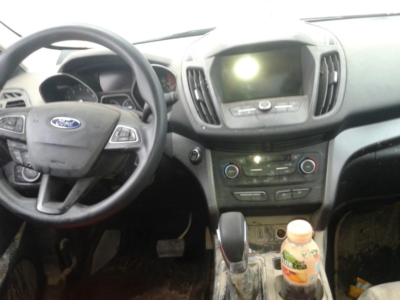 Ford Kuga 1.5t, снимка 11 - Автомобили и джипове - 42935896