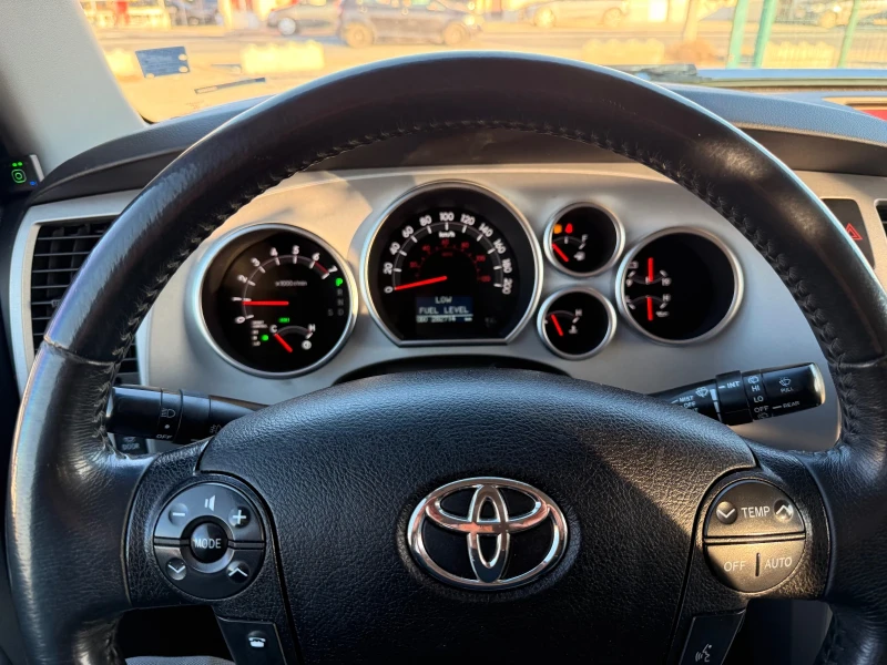 Toyota Sequoia 5, 7 LIMITED  ГАЗ FULL, снимка 7 - Автомобили и джипове - 52815344