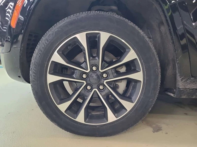 Jeep Grand cherokee * OVERLAND * 360КАМЕРА* ПОДГРЕВИ* ОБДУХВАНЕ, снимка 6 - Автомобили и джипове - 53593608