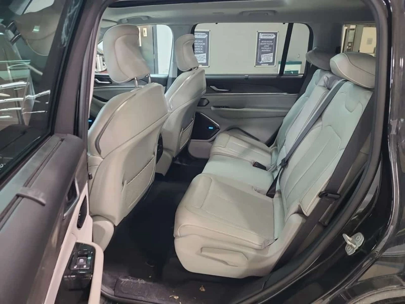 Jeep Grand cherokee * OVERLAND * 360КАМЕРА* ПОДГРЕВИ* ОБДУХВАНЕ, снимка 13 - Автомобили и джипове - 53593608