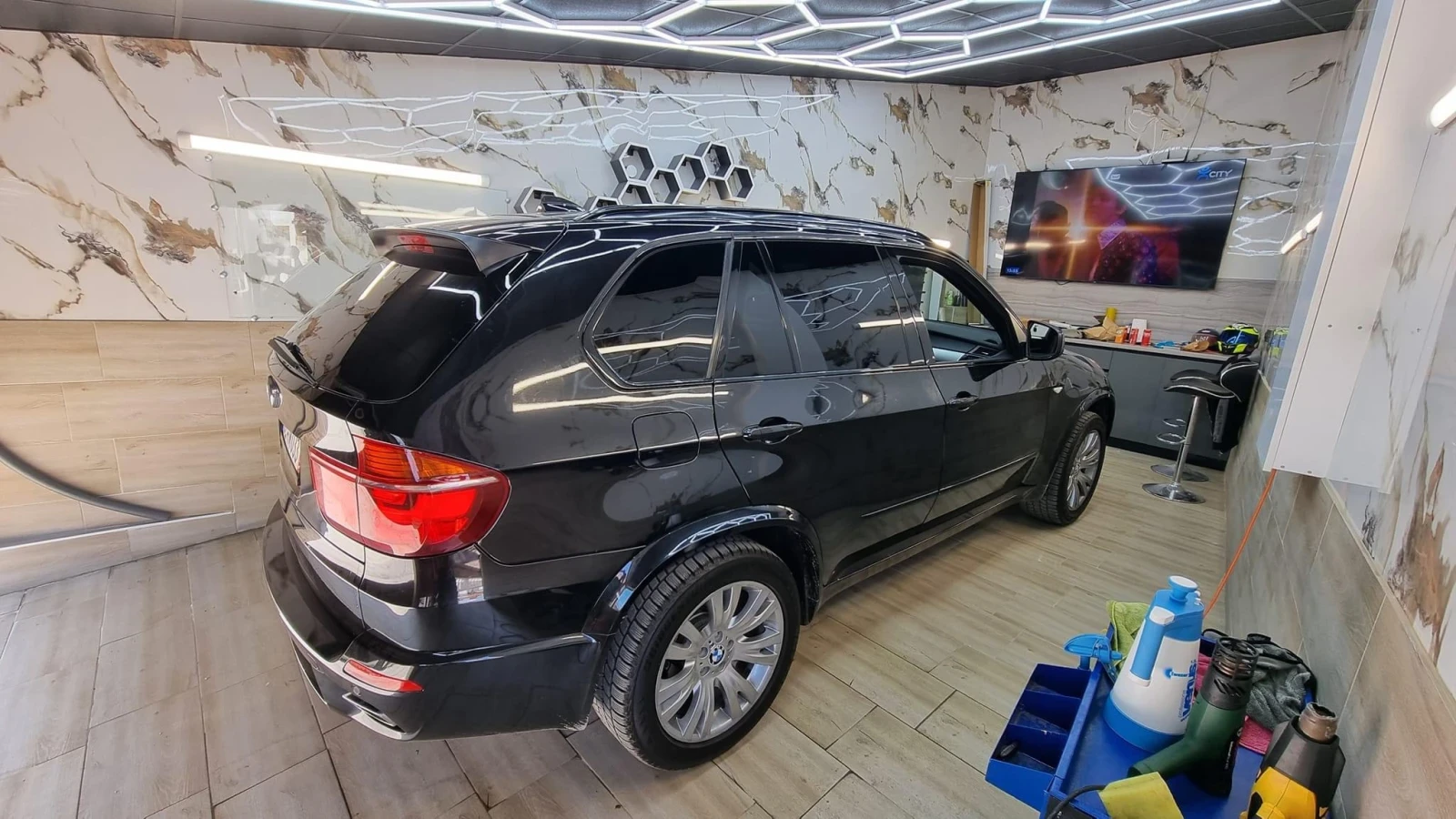 BMW X5 Mpack4.0D180000km - изображение 4