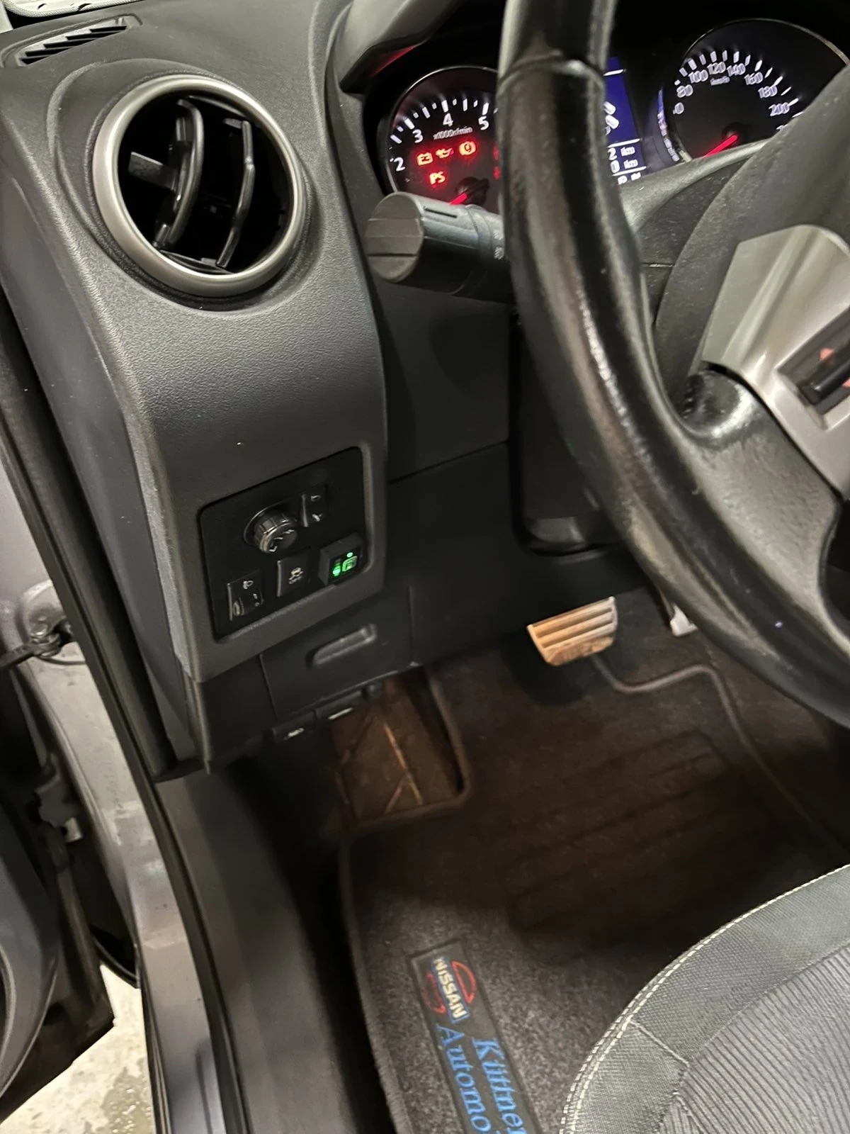 Nissan Qashqai 2.0i газов инжекцион  - изображение 5