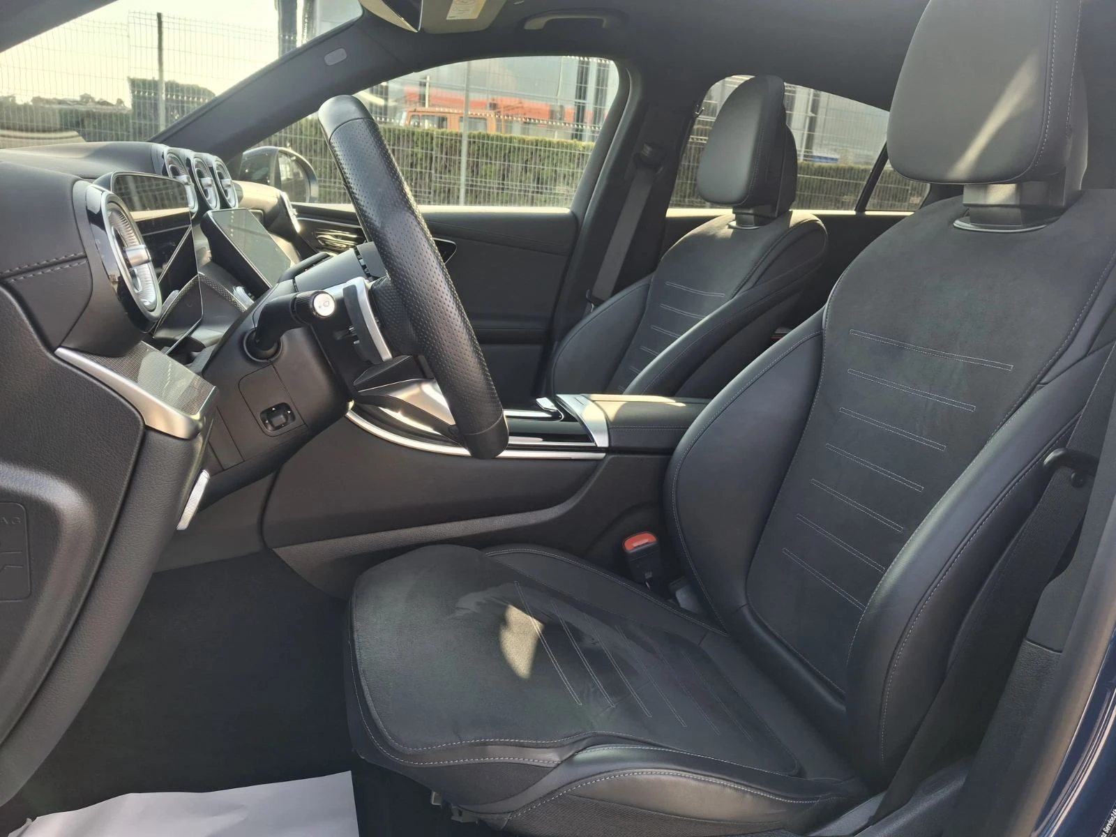 Mercedes-Benz GLC 300 e 4MATIC Coupe, снимка 8 - Автомобили и джипове - 52482287