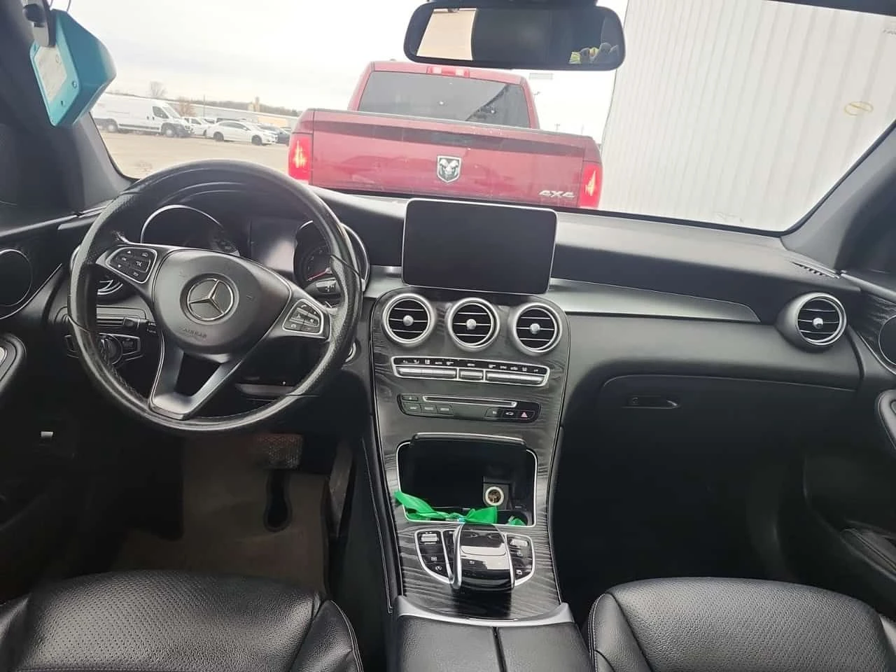 Mercedes-Benz GLC * 300 * CARFAX * ЦЕНА ДО БГ, снимка 7 - Автомобили и джипове - 53997617