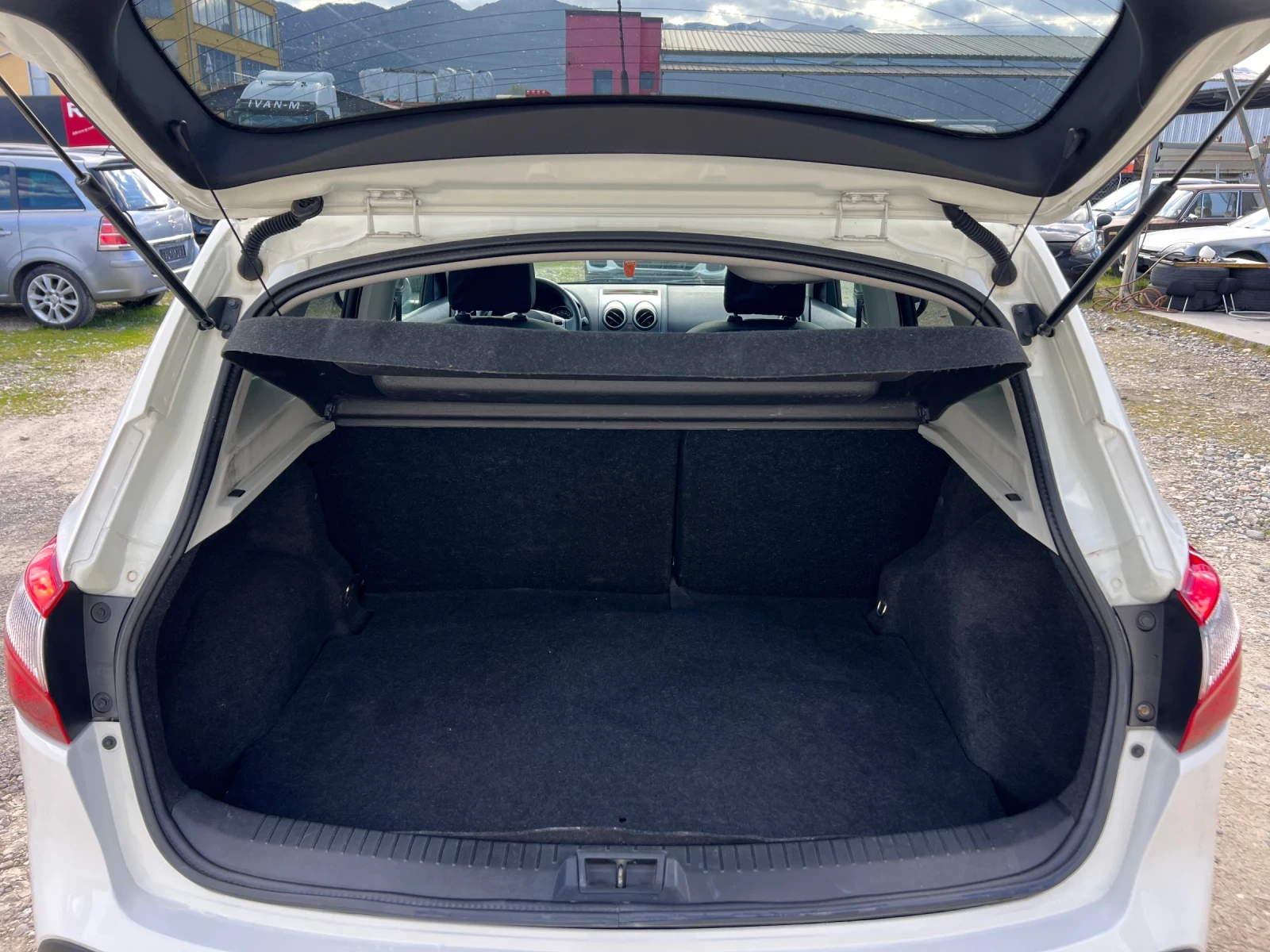 Nissan Qashqai 1.5DCi-110к.с/ Навигация/ 360  Камери/ Панорама, снимка 9 - Автомобили и джипове - 54219116