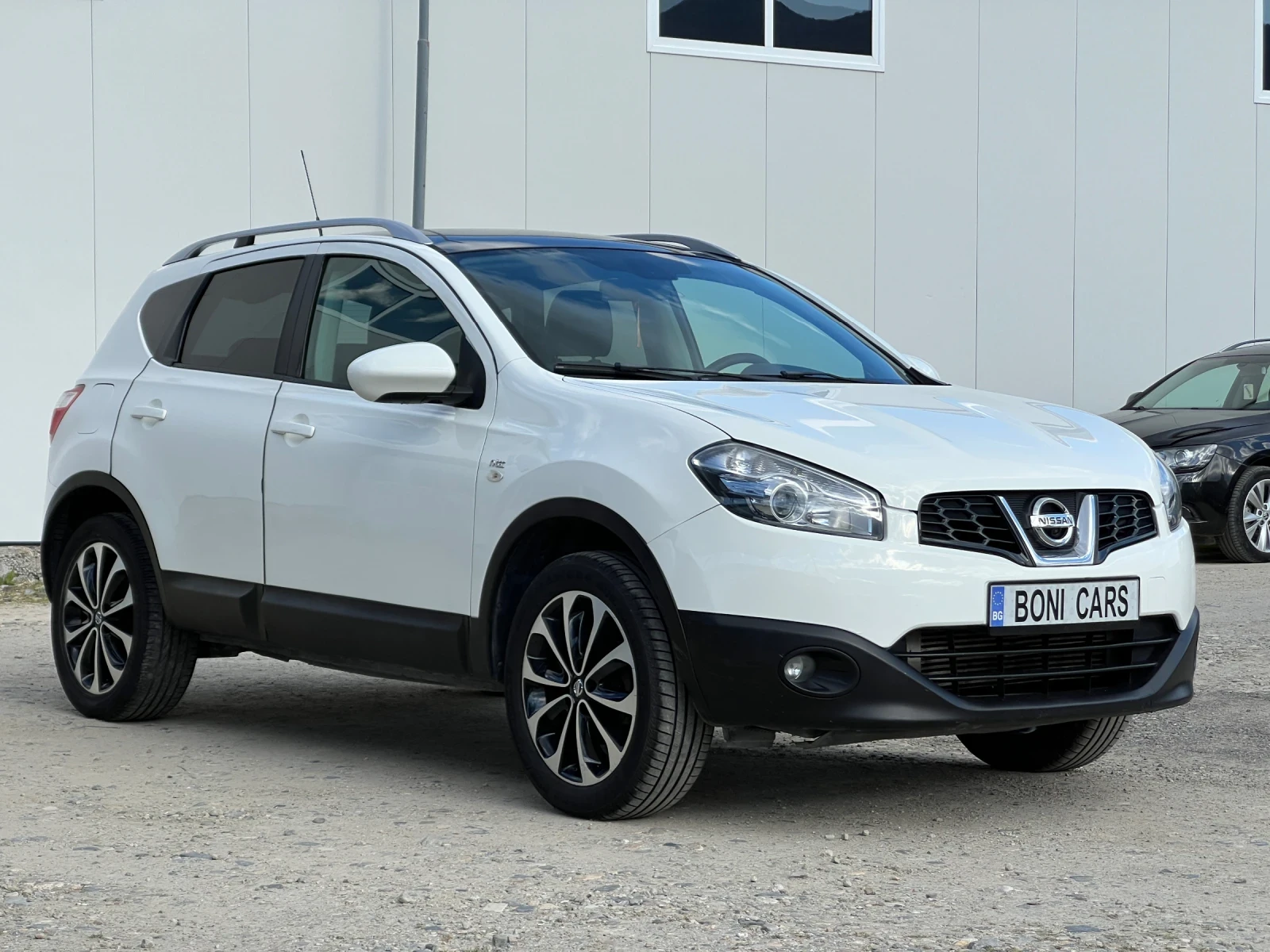 Nissan Qashqai 1.5DCi-110к.с/ Навигация/ 360  Камери/ Панорама, снимка 3 - Автомобили и джипове - 54219116