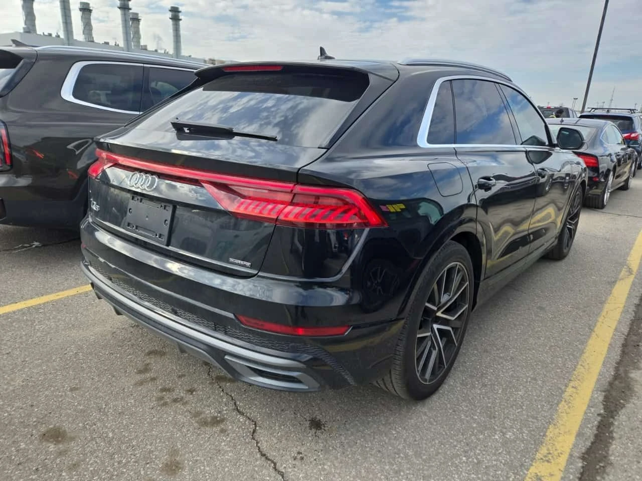 Audi Q8 Technik/ПАНОРАМА/ДИСТРОНИК/360/ОБДУХВАНЕ, снимка 3 - Автомобили и джипове - 54444846