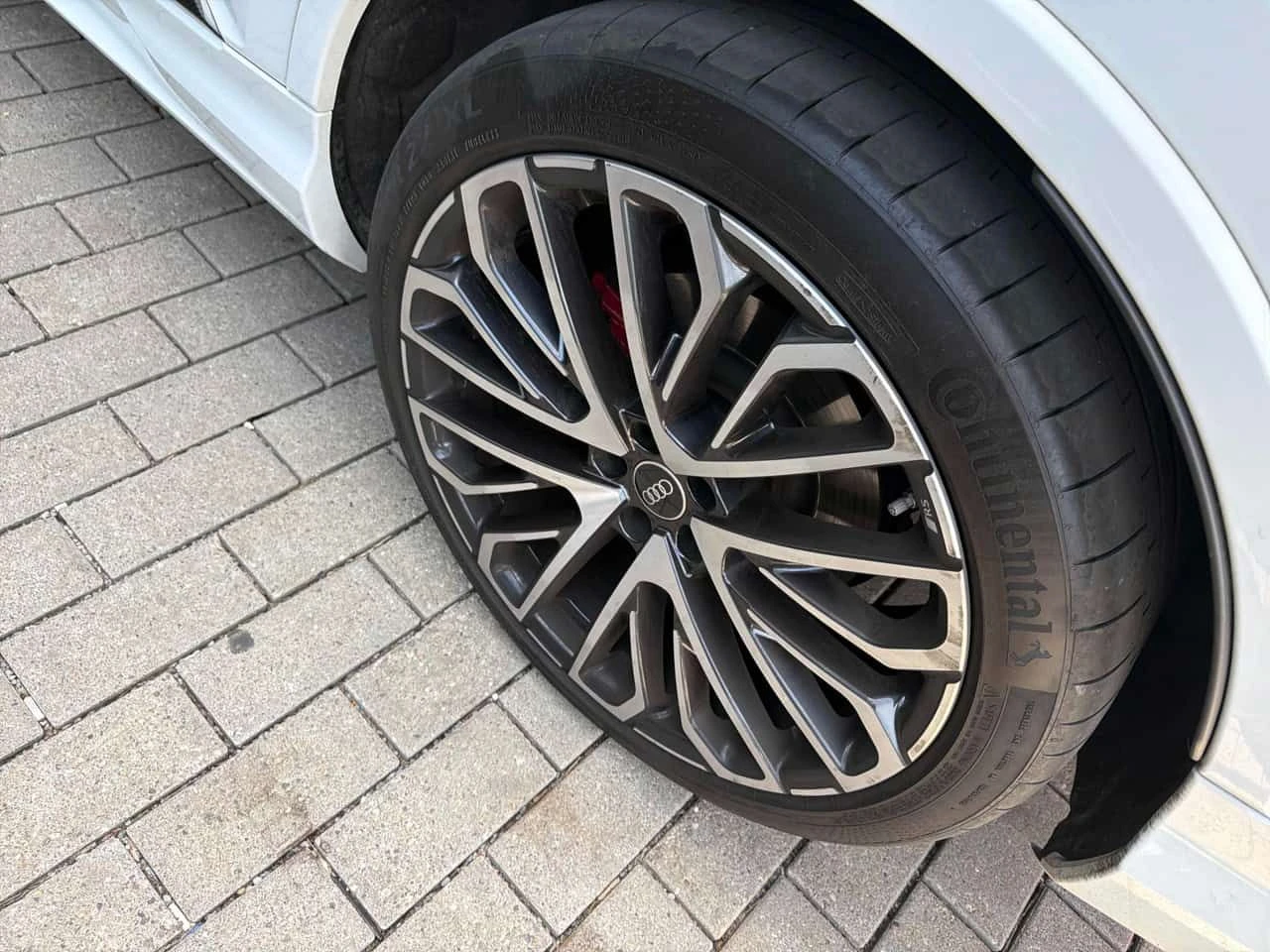 Audi SQ7 * ДИСТРОНИК * 360 * ОБДУХВАНЕ * HUD, снимка 16 - Автомобили и джипове - 54756240