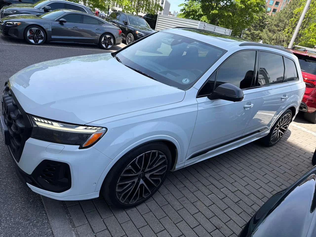 Audi SQ7 * ДИСТРОНИК * 360 * ОБДУХВАНЕ * HUD, снимка 11 - Автомобили и джипове - 54756240
