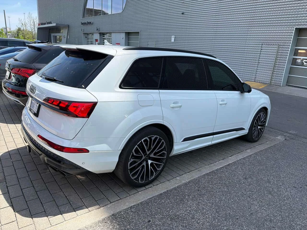 Audi SQ7 * ДИСТРОНИК * 360 * ОБДУХВАНЕ * HUD, снимка 12 - Автомобили и джипове - 54756240