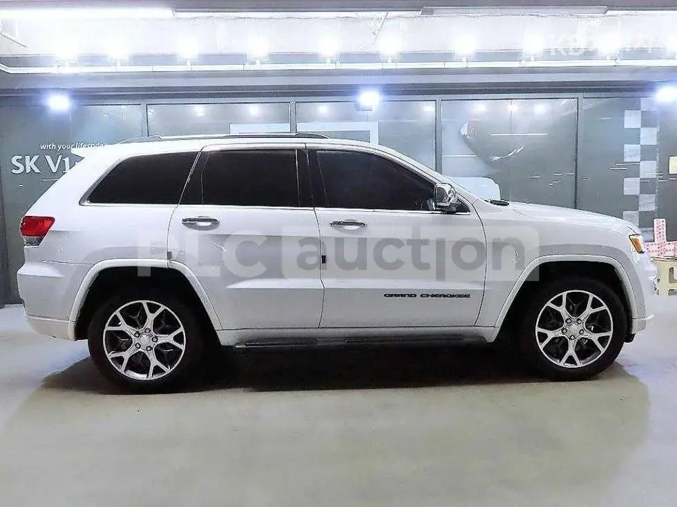 Jeep Grand cherokee 3.6 4x4| ПАНО| ОБДУХ| КАМЕРА| ВКЛ.ТЕХНОТЕСТ, снимка 5 - Автомобили и джипове - 54762254