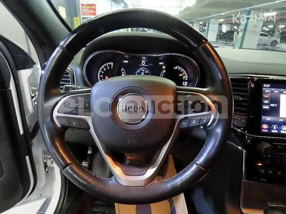 Jeep Grand cherokee 3.6 4x4| ПАНО| ОБДУХ| КАМЕРА| ВКЛ.ТЕХНОТЕСТ, снимка 7 - Автомобили и джипове - 54762254