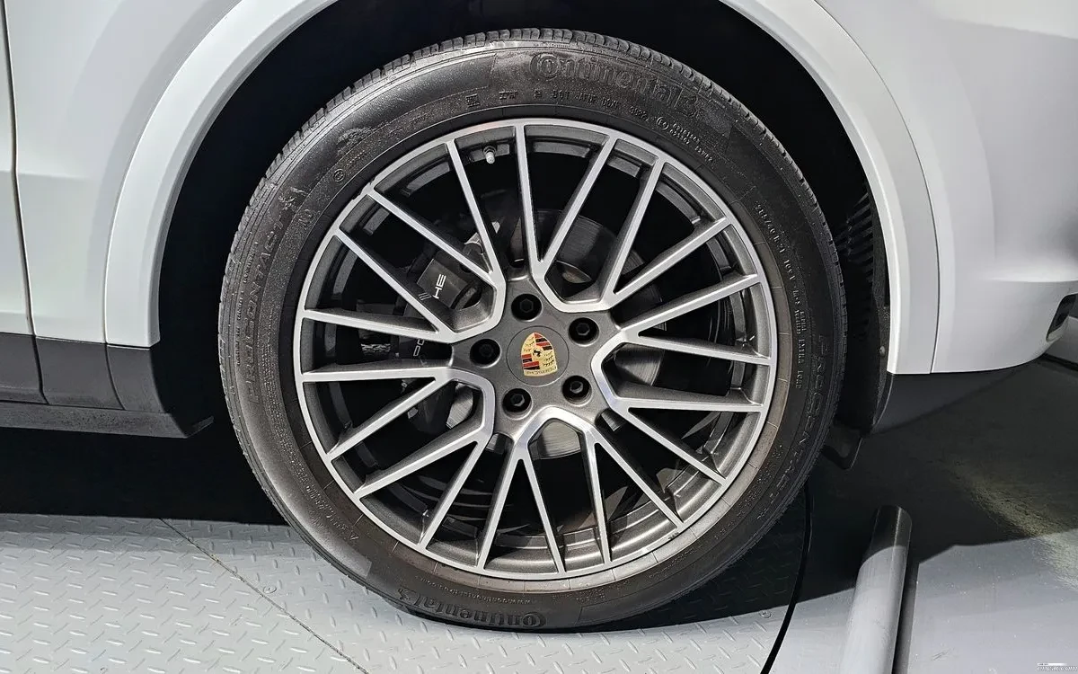 Porsche Cayenne COUPE| DISTRONIC| BOSE| ПАНО| MATRIX| 360, снимка 15 - Автомобили и джипове - 54780879