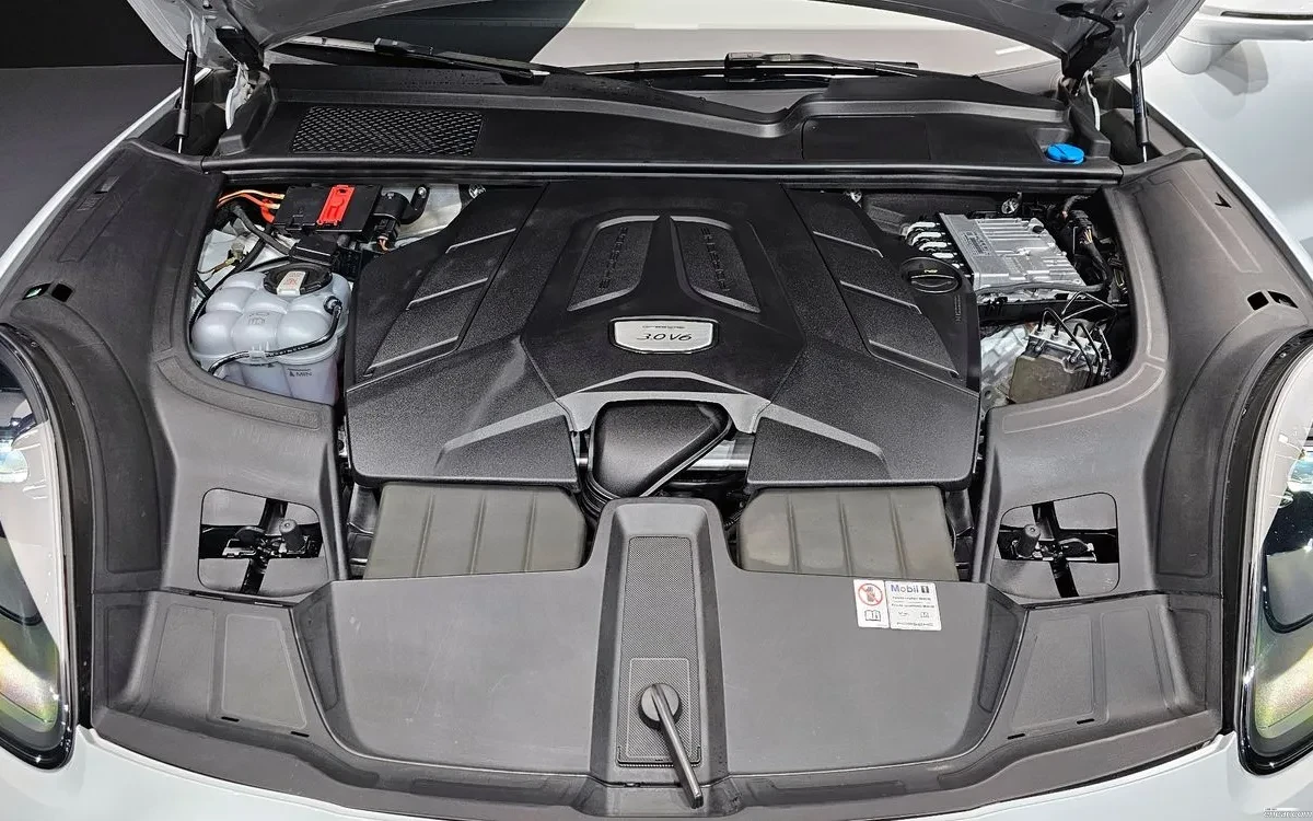 Porsche Cayenne COUPE| DISTRONIC| BOSE| ПАНО| MATRIX| 360, снимка 16 - Автомобили и джипове - 54780879