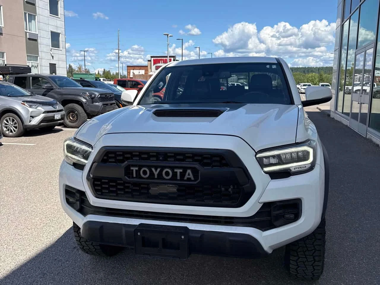 Toyota Tacoma * 4x4 Double Cab SB* АВТОКРЕДИТ БЕЗ ПЪРВОНАЧАЛНА* , снимка 6 - Автомобили и джипове - 54965416