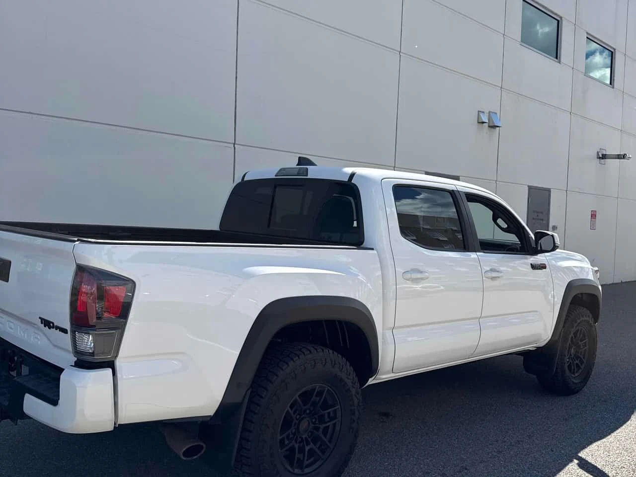 Toyota Tacoma * 4x4 Double Cab SB* АВТОКРЕДИТ БЕЗ ПЪРВОНАЧАЛНА* , снимка 3 - Автомобили и джипове - 54965416