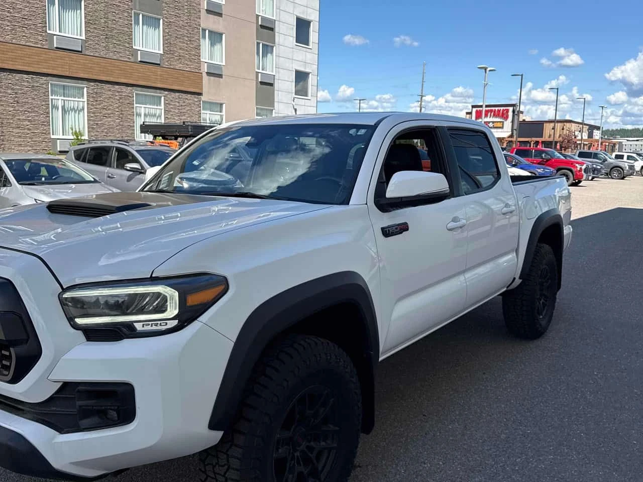 Toyota Tacoma * 4x4 Double Cab SB* АВТОКРЕДИТ БЕЗ ПЪРВОНАЧАЛНА* , снимка 2 - Автомобили и джипове - 54965416