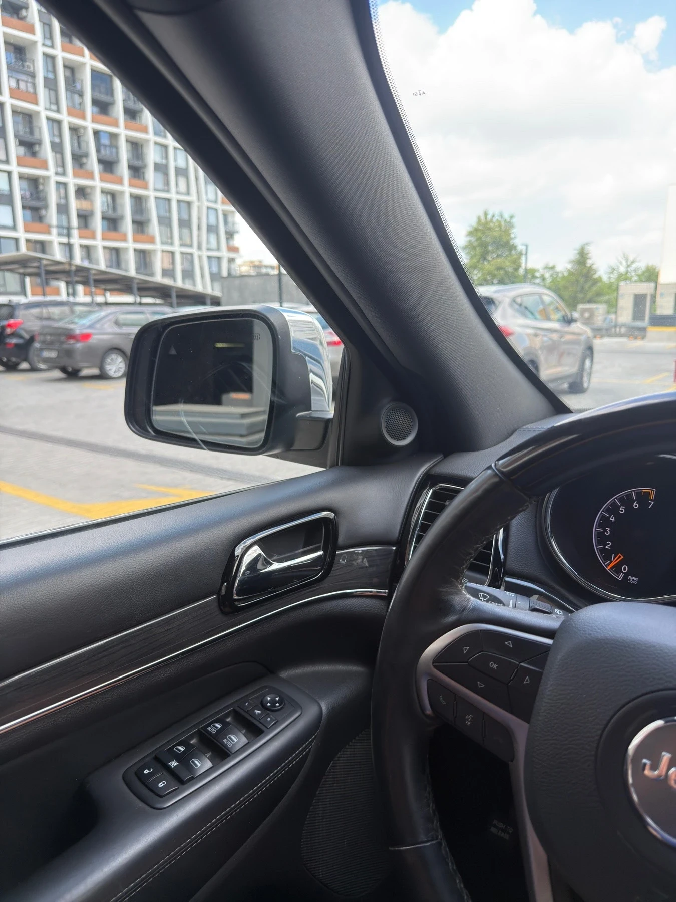 Jeep Grand cherokee, снимка 12 - Автомобили и джипове - 55158077