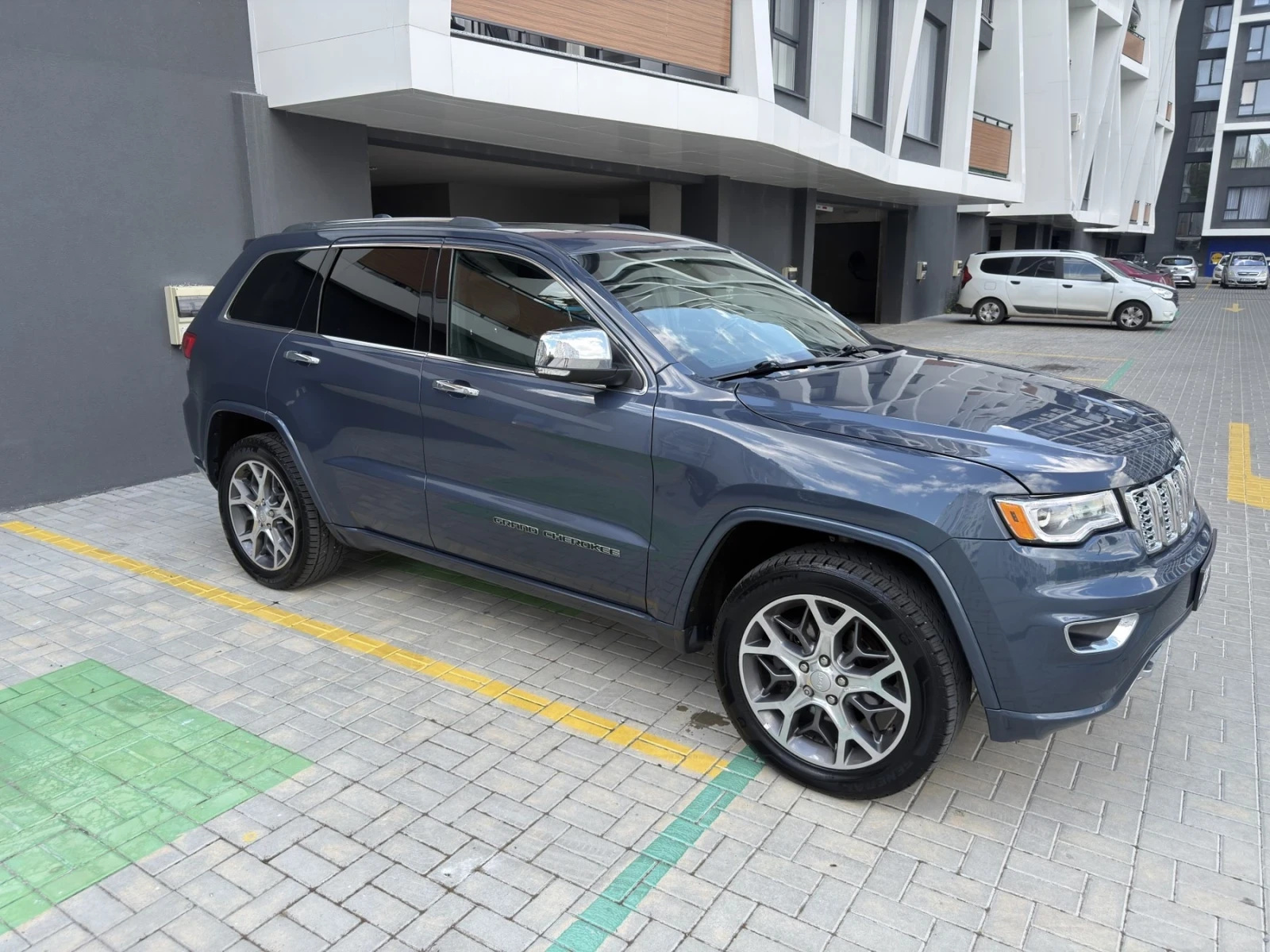 Jeep Grand cherokee, снимка 3 - Автомобили и джипове - 55158077
