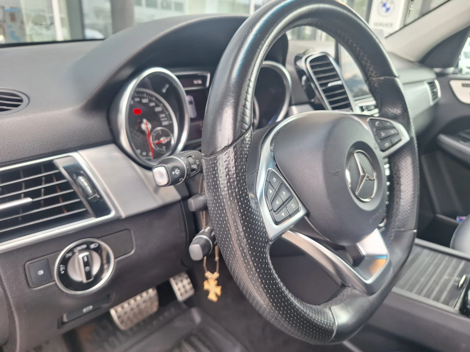 Mercedes-Benz GLE 350 d AMG-pack, снимка 11 - Автомобили и джипове - 55389757