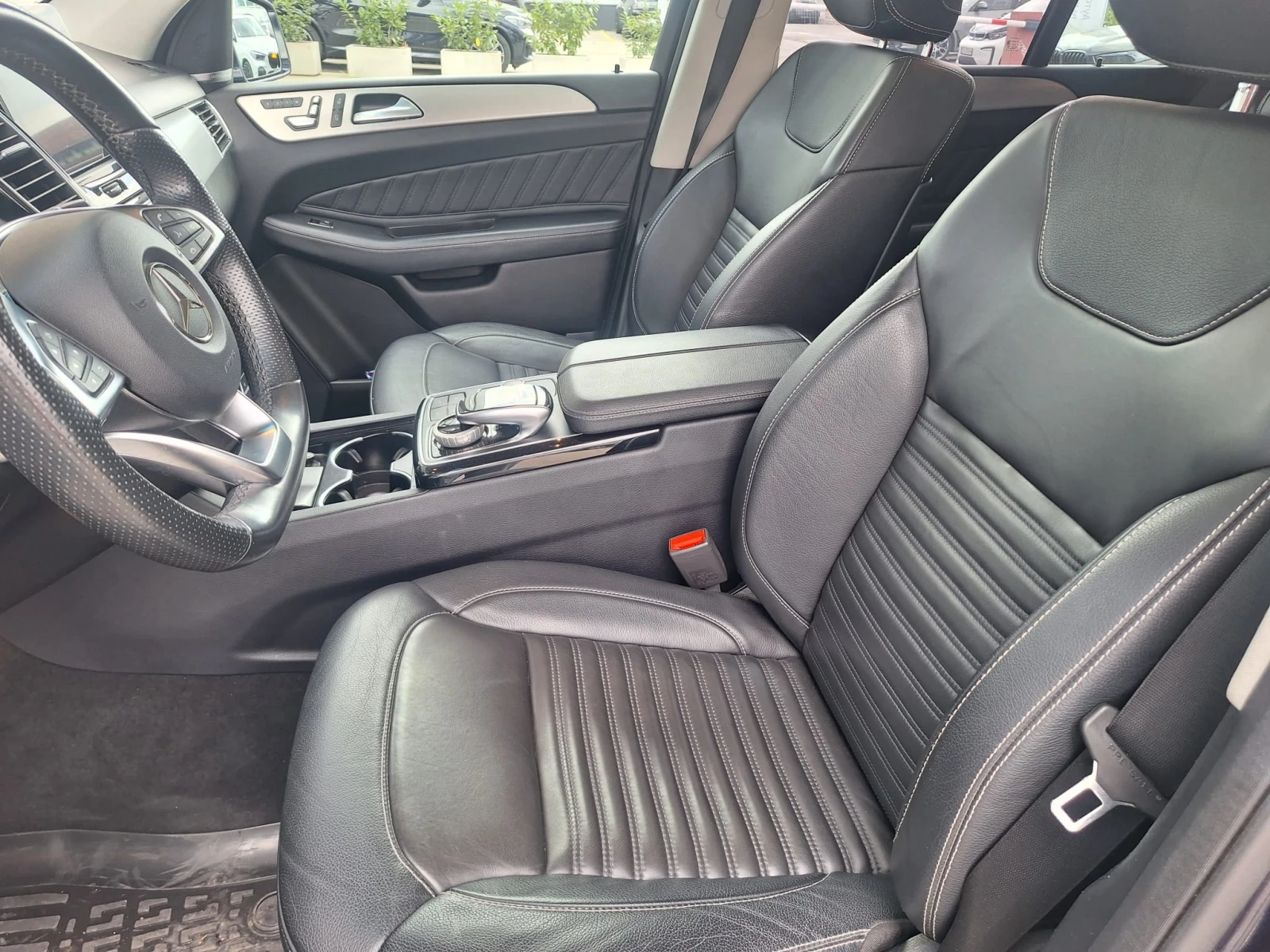Mercedes-Benz GLE 350 d AMG-pack, снимка 9 - Автомобили и джипове - 55389757