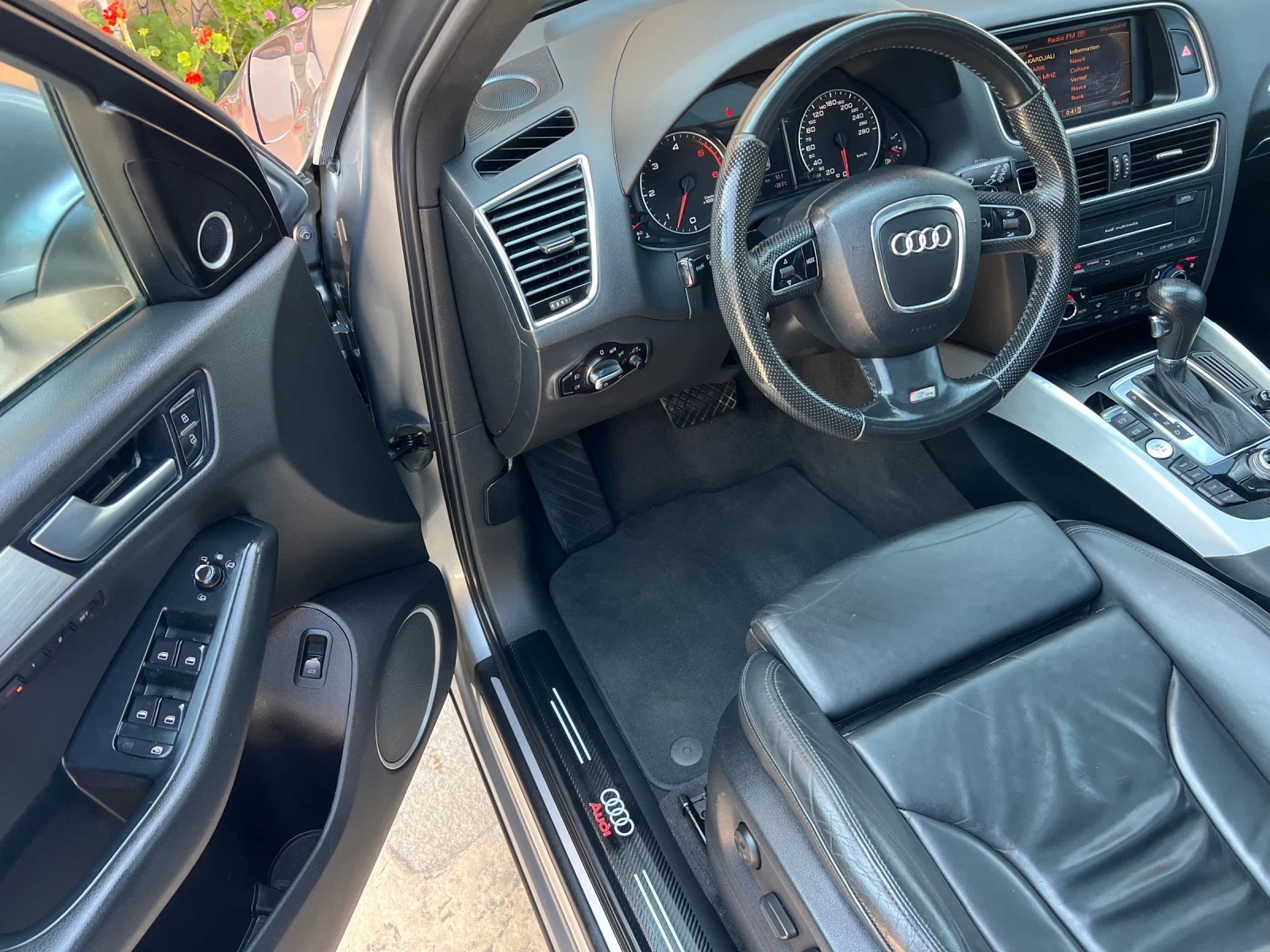 Audi Q5 3.0TDI* S-LINE* AUT* PANORAMA* FULL* KATO NOVA, снимка 16 - Автомобили и джипове - 55770282