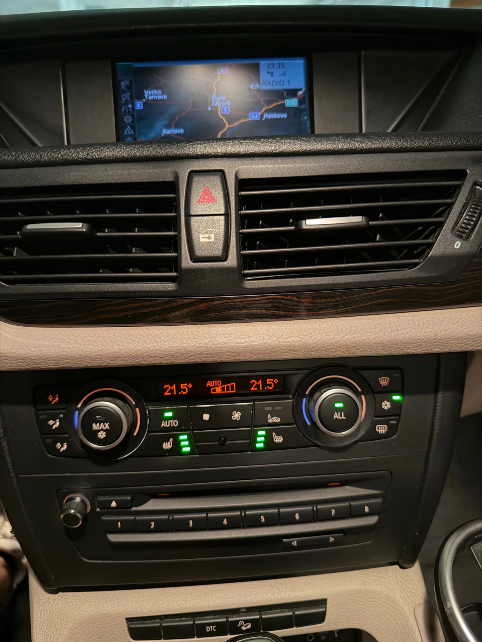 BMW X1 23d xdrive сменени вериги, снимка 10 - Автомобили и джипове - 56273506