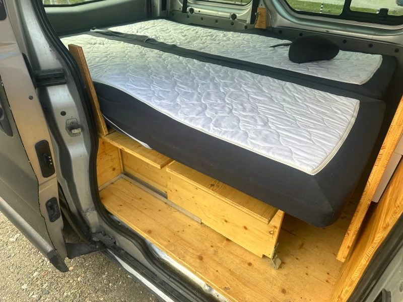 Opel Vivaro 2.5, снимка 15 - Бусове и автобуси - 52653766