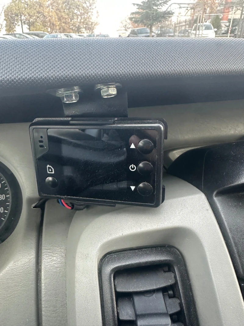 Opel Vivaro 2.5, снимка 16 - Бусове и автобуси - 52653766