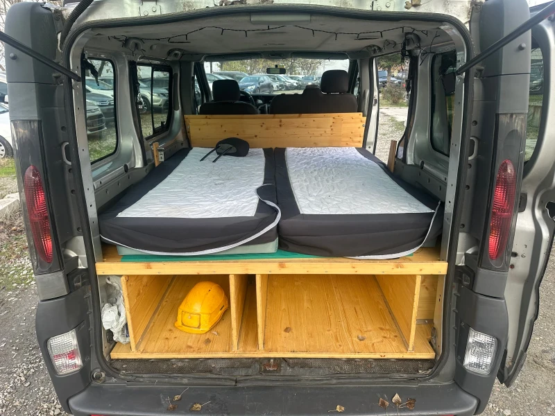 Opel Vivaro 2.5, снимка 14 - Бусове и автобуси - 52653766