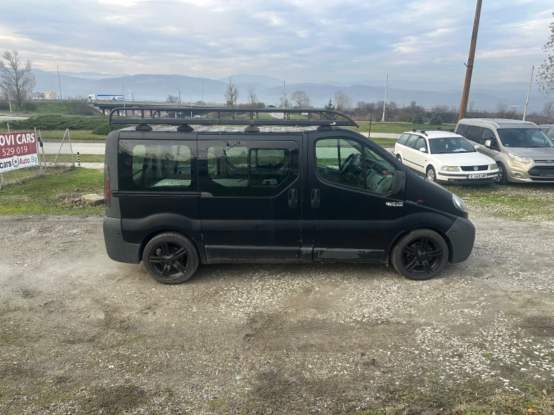Opel Vivaro 2.5, снимка 10 - Бусове и автобуси - 52653766