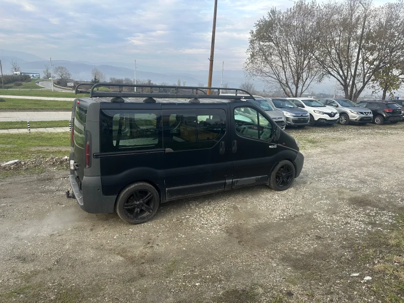 Opel Vivaro 2.5, снимка 9 - Бусове и автобуси - 52653766