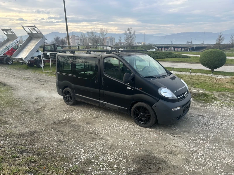 Opel Vivaro 2.5, снимка 11 - Бусове и автобуси - 52653766