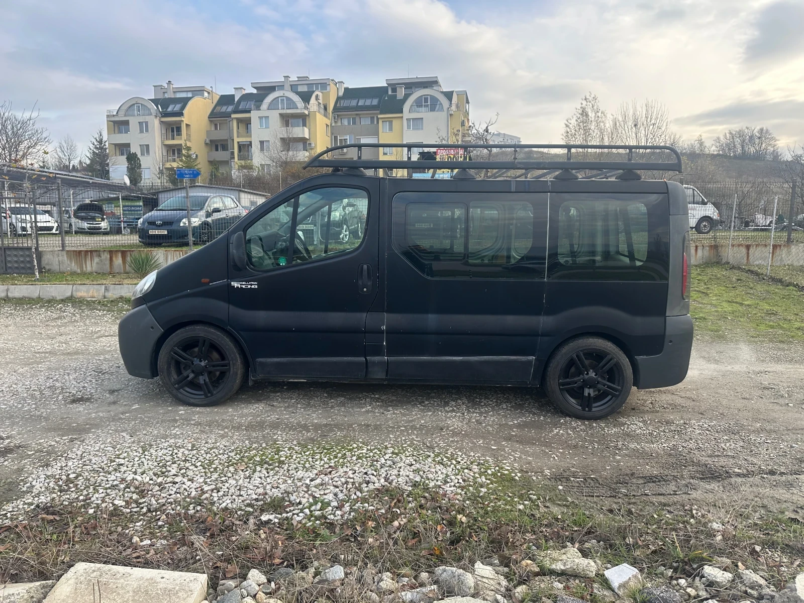 Opel Vivaro 2.5 - изображение 4