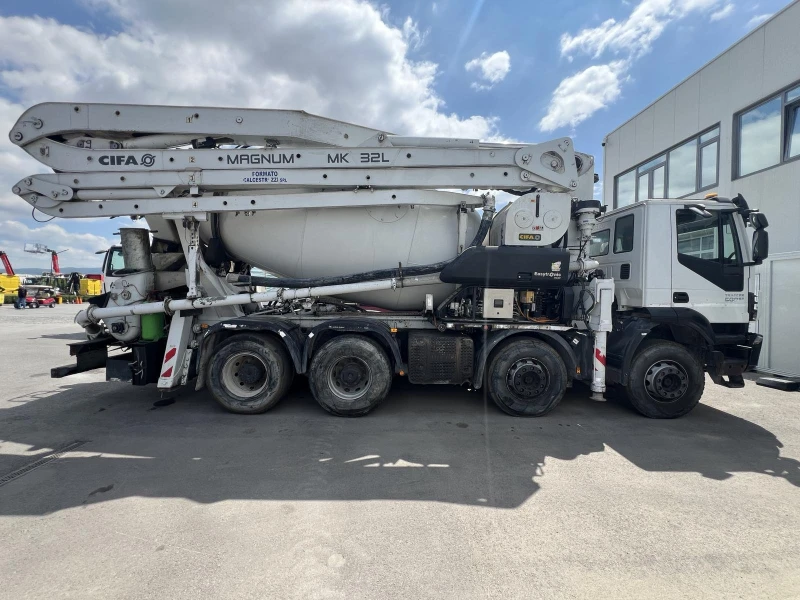 Бетон помпа Iveco Trakker 500 MK32, 808 , снимка 4 - Индустриална техника - 51990392
