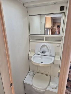 Каравана Beyerland 4 МЕСТА WC БАНЯ ФОРСЕЛТ МУВЪР , снимка 12