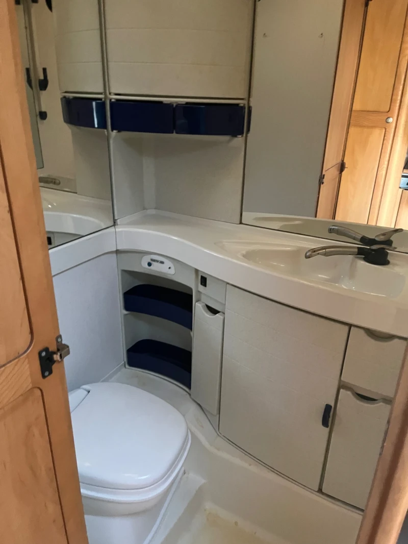 Каравана HYMER / ERIBA Hymer Nova 532A, снимка 10 - Каравани и кемпери - 52535728