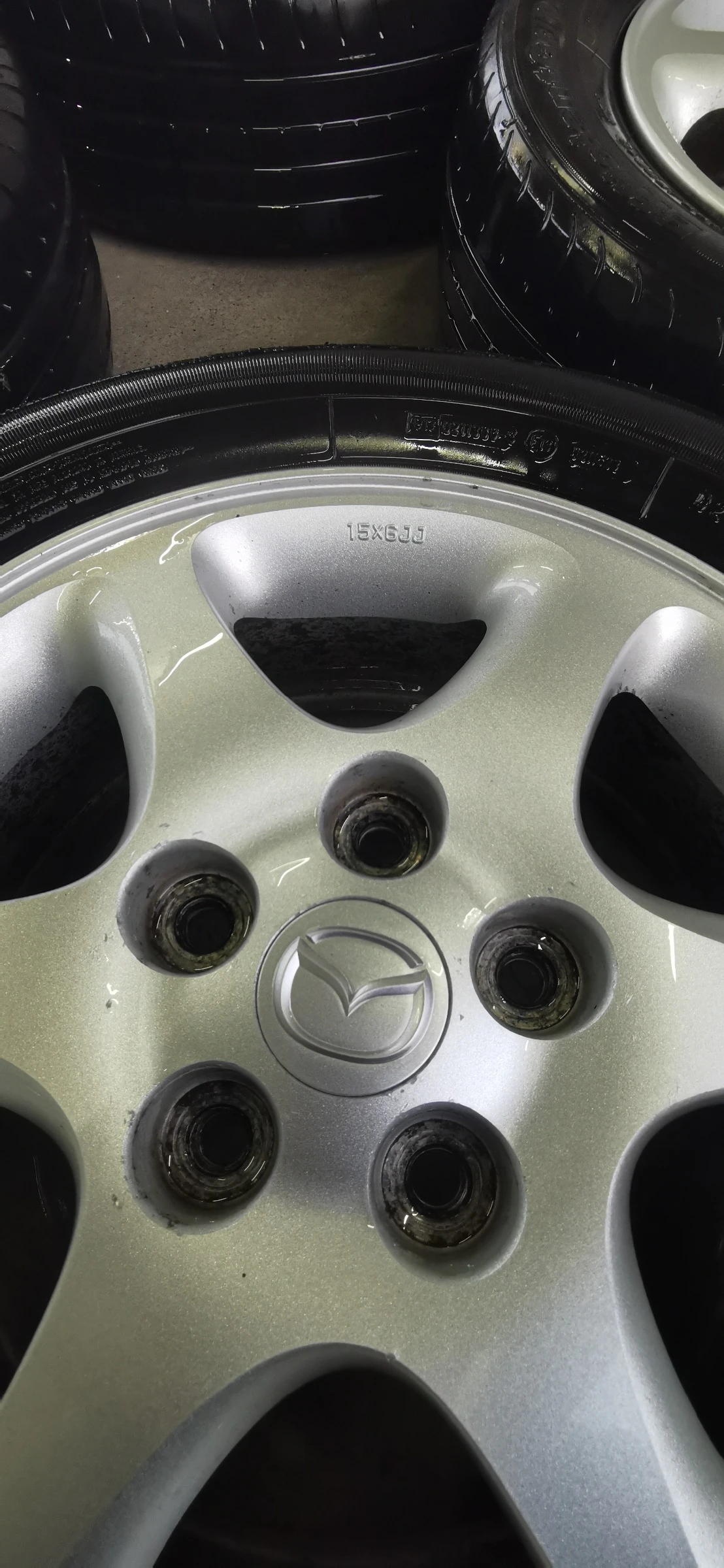 ���� � ������ 185/65R15 �� Mazda | Mobile.bg � ����������� 3