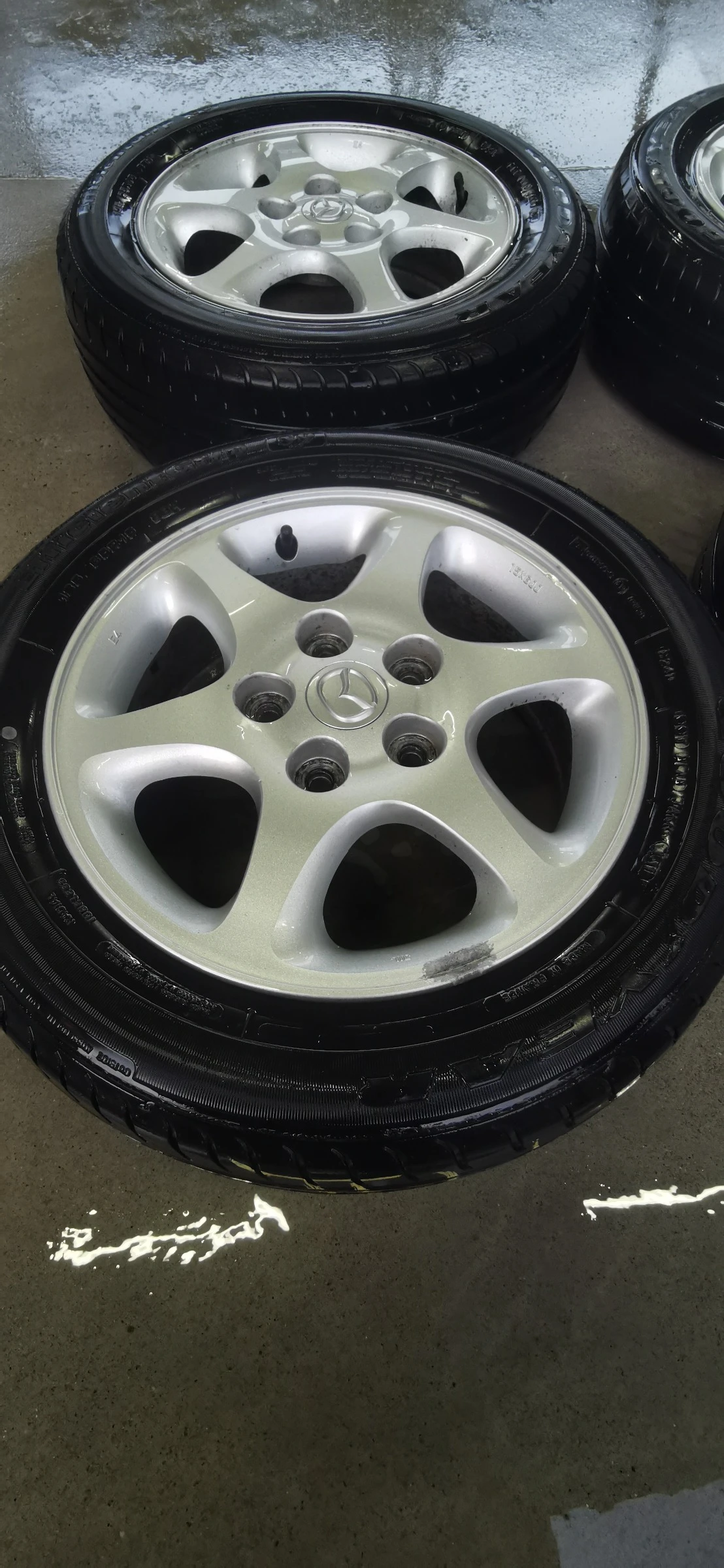 ���� � ������ 185/65R15 �� Mazda | Mobile.bg � ����������� 2