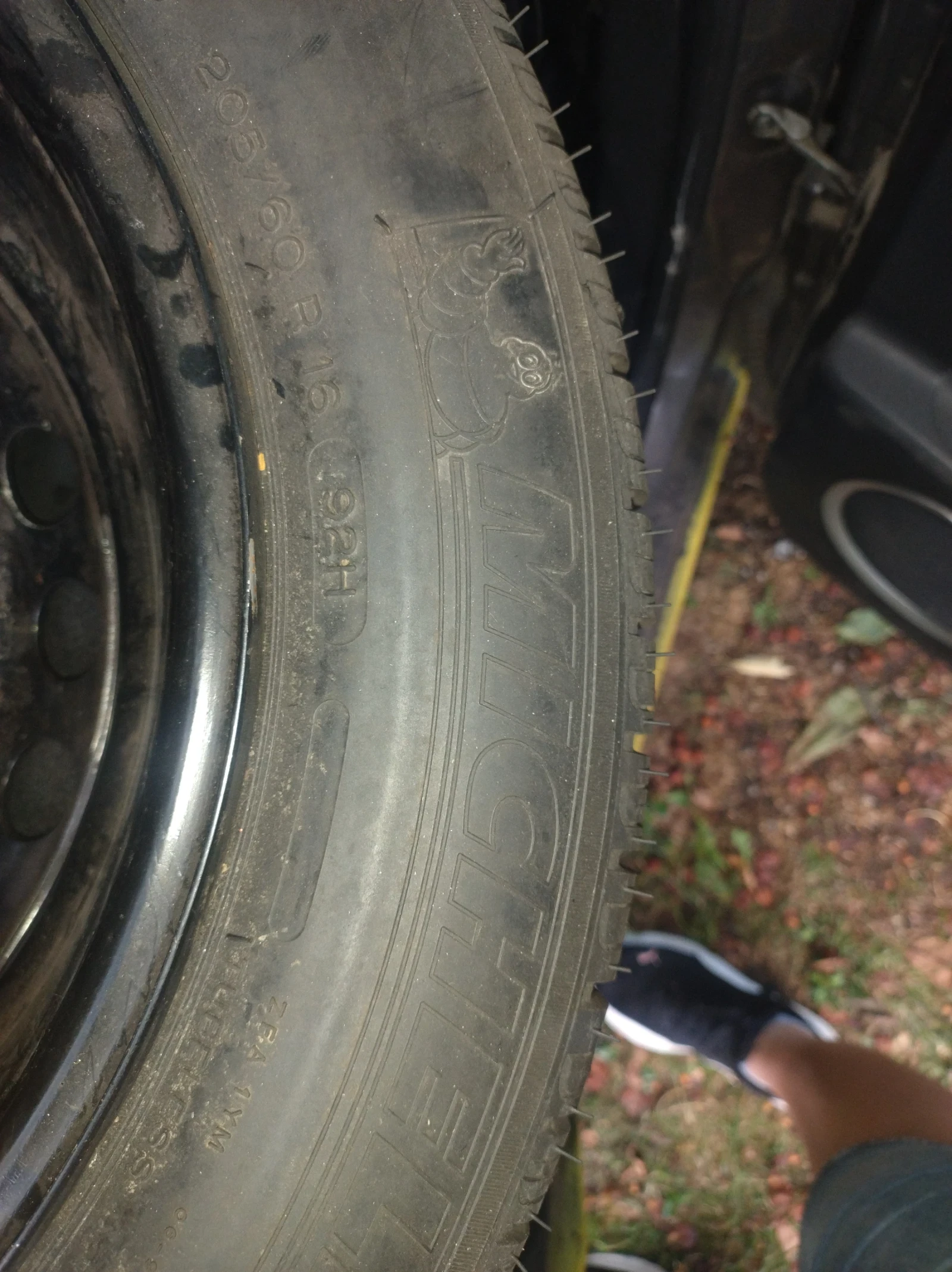 Гуми с джанти Michelin 205/60R16, снимка 4 - Гуми и джанти - 55228061