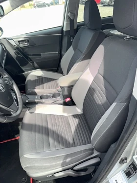 Toyota Auris 1.8 Хибрид, снимка 8