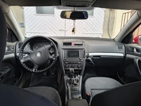 Skoda Octavia Комби, снимка 2