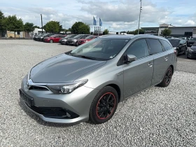 Toyota Auris 1.8 Хибрид