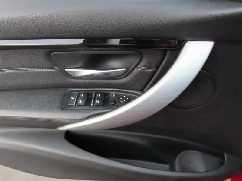 BMW 328 M packet* LCI* Подгрев* Keyless, снимка 13 - Автомобили и джипове - 52317572