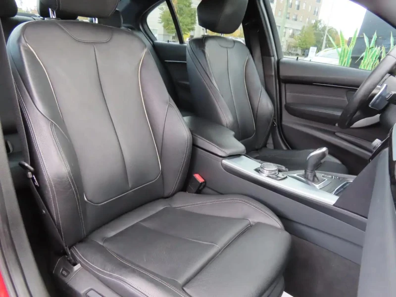 BMW 328 M packet* LCI* Подгрев* Keyless, снимка 15 - Автомобили и джипове - 52317572